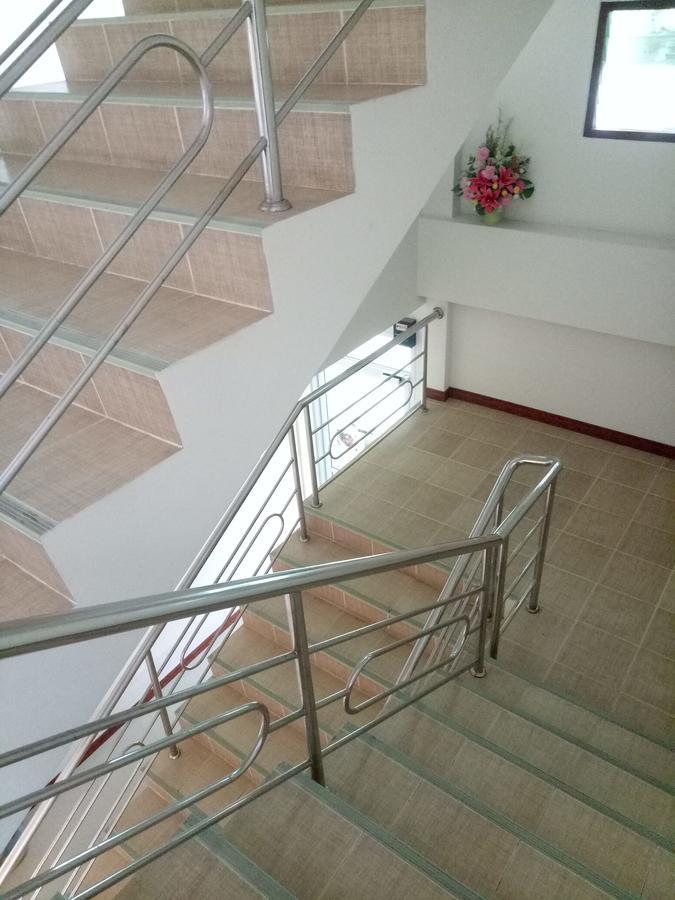 Yamjan Place Сураттхани Экстерьер фото